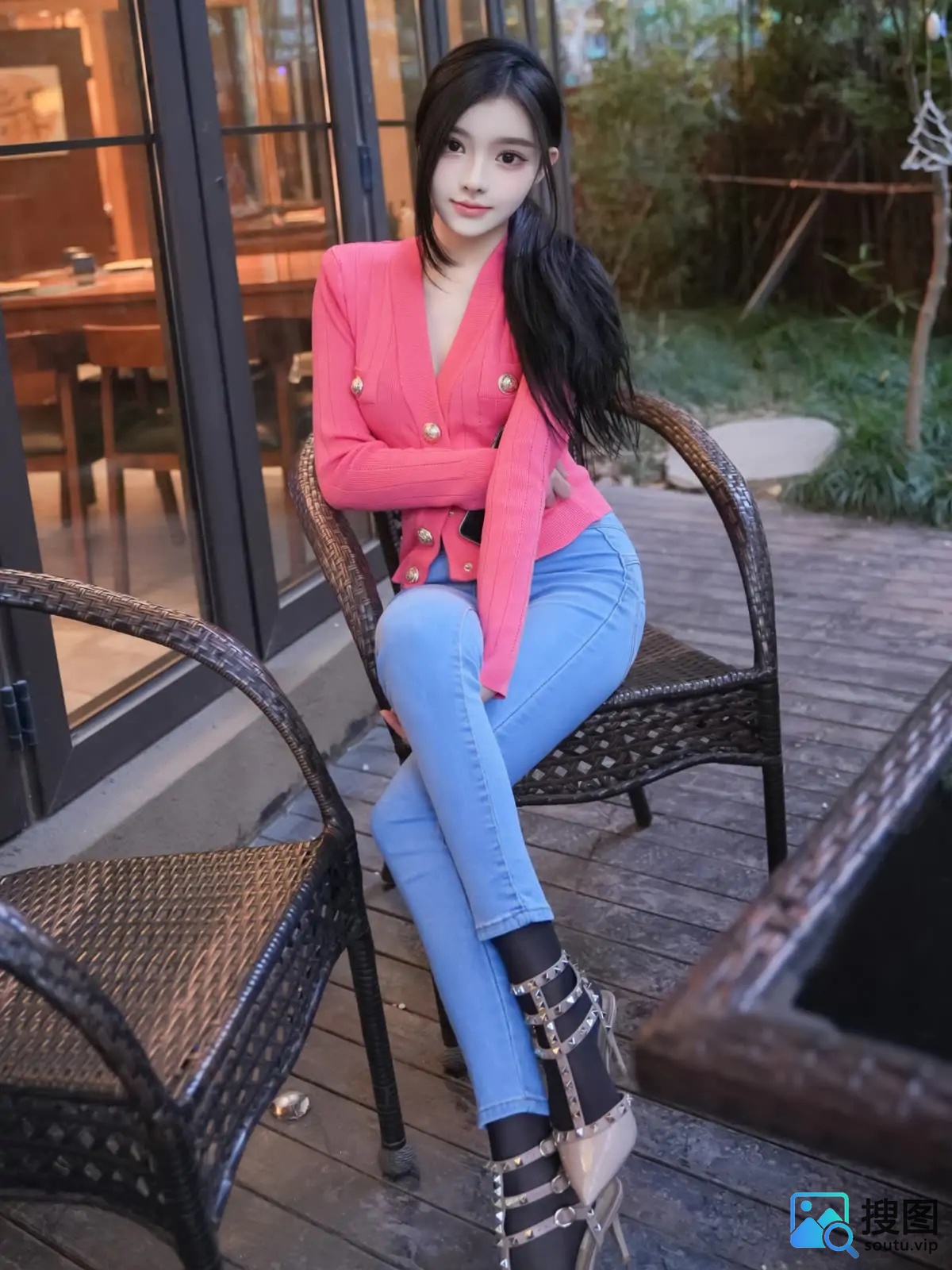 龙雪儿 – 内购无水印合集[3套-2024.8新发]