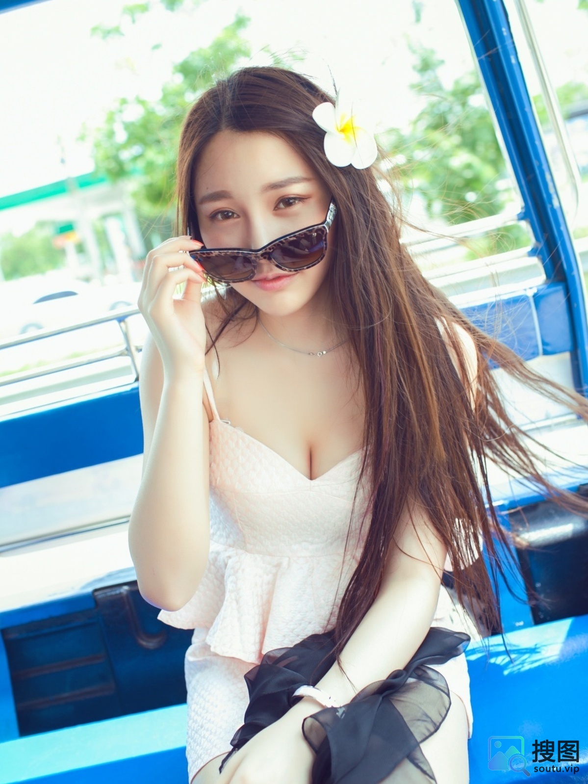 嫩模 刘奕宁 视频1套+写真12套图[2.56G]